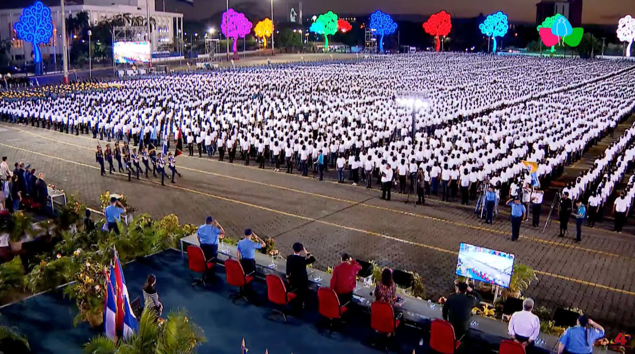 30,000 civiles encapuchados juraron como "policía voluntaria" en Nicaragua