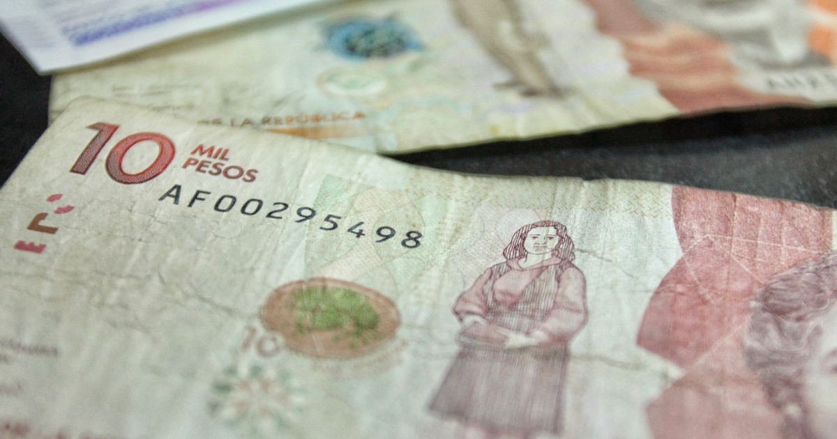 BILLETES que NO serán recibidos en supermercados colombianos