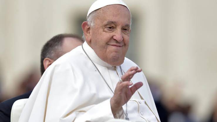 El Papa Francisco envía un mensaje de esperanza y pide rezar por su salud