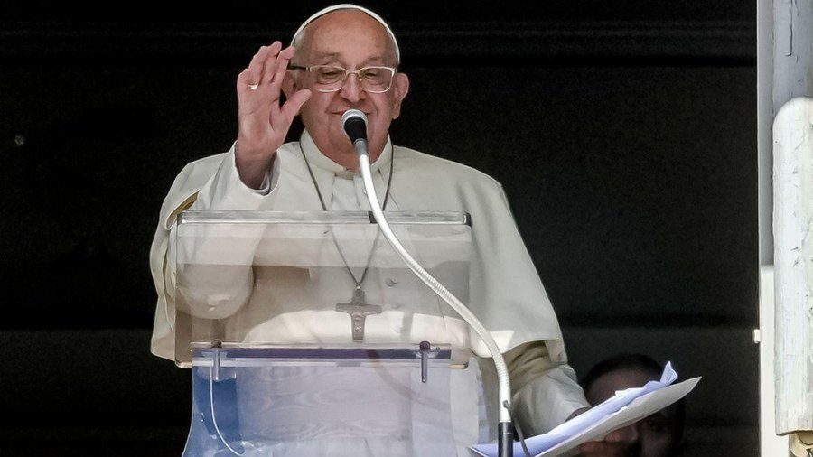 El cuadro clínico del papa "es complejo" y requerirá una hospitalización adecuada