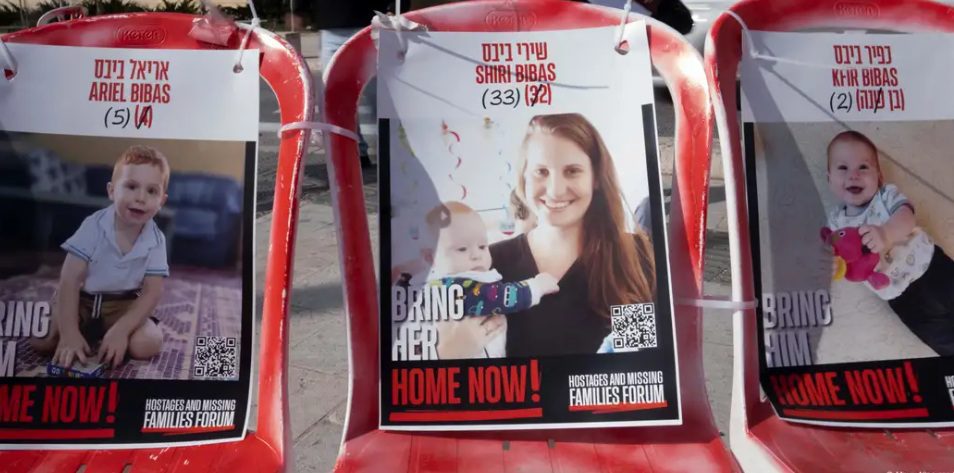 La familia Bibas será enterrada este miércoles con una marcha funeraria abierta al público