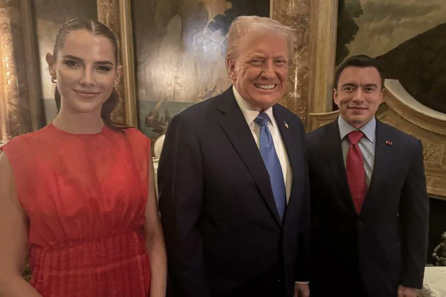 Donald Trump recibió al presidente ecuatoriano Daniel Nobo en su castillo de Mar-Lazla