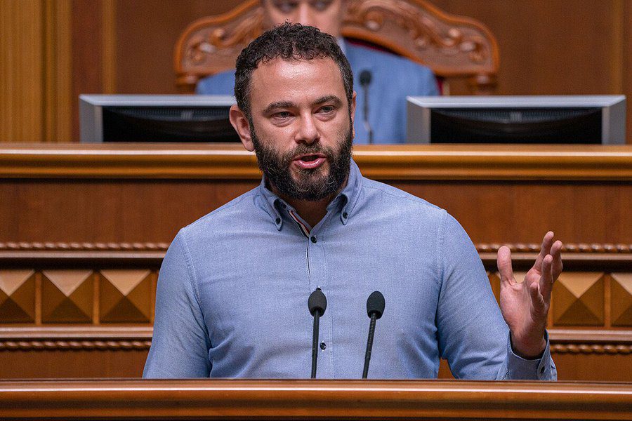 El diputado ucraniano llama una sesión parlamentaria urgente para iniciar procedimientos contra Zelensky