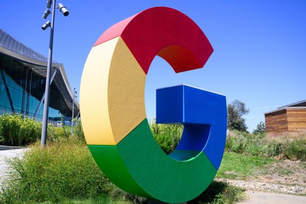 Google inicia un teléfono de baja variedad que quiere ser un "excelente primer teléfono" para niños