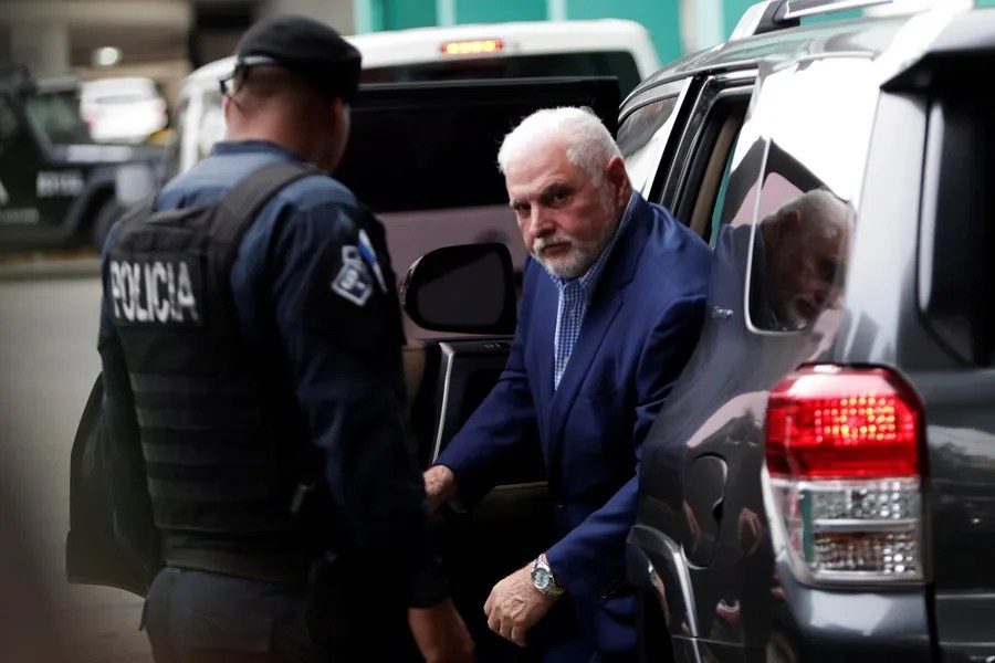 La policía de Panamá confirma que hay una advertencia de Interpol contra el ex presidente Ricard Martinelli