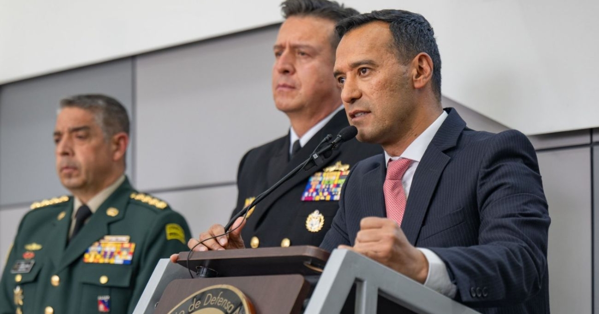 Los ataques de condena en el sofá y el comando de implementación