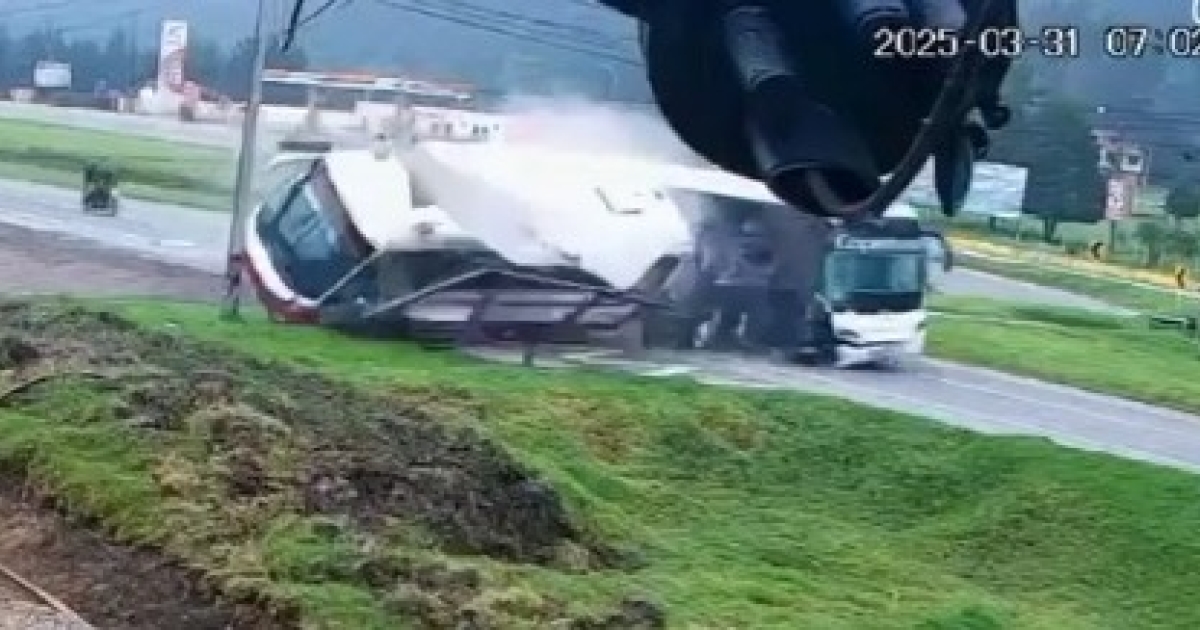 Los autobuses de choque en Bogoti-Tunja ya deja 3 muertos y 33 heridos