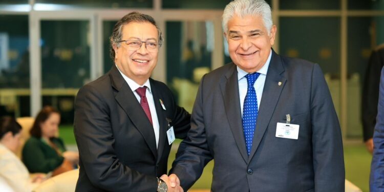 Petro y Mulino se reunirán para hablar sobre la repatriación de los migrantes venezolanos