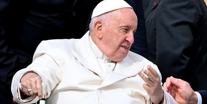 Pope sufre dos episodios de insuficiencia respiratoria aguda