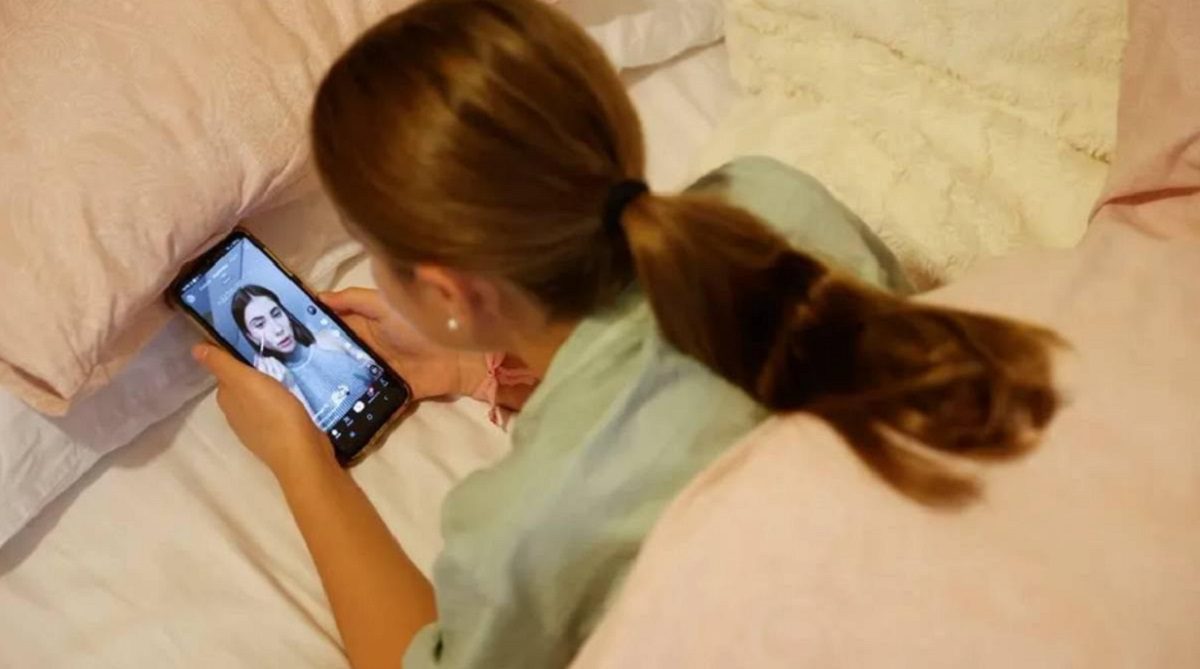 Tictok pide a los adolescentes que rompan por la noche