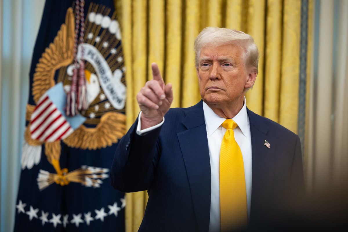 Trump está buscando el rechazo de un juez que ordenó suspender la expulsión de los migrantes