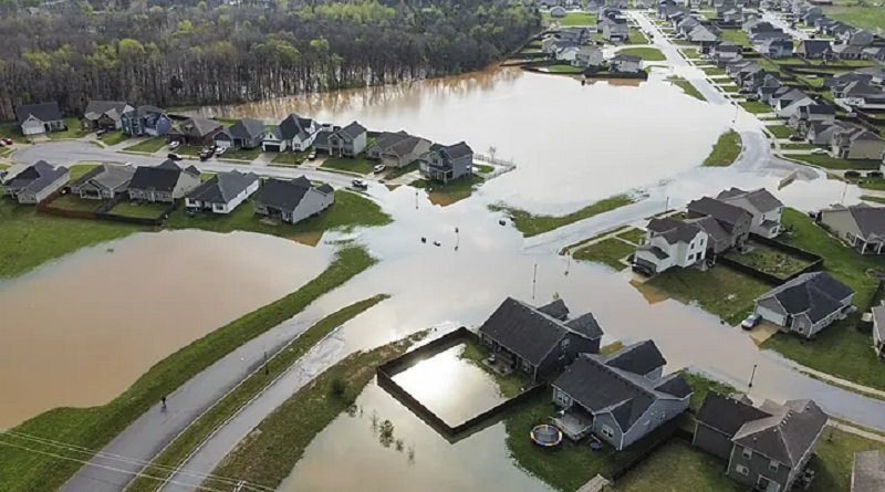 Al menos 18 tormentas muertas y tornados en el sur y medio al oeste de los Estados Unidos