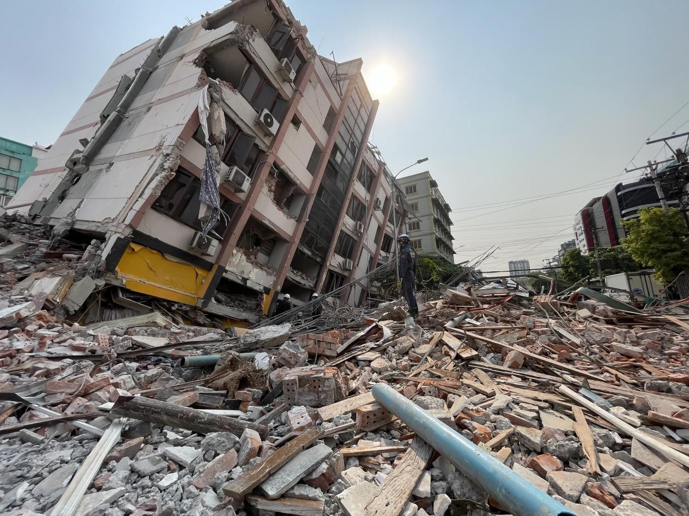 Birmania constituye 3,600 muertos y más de 5,000 heridos por terremotos, según el comité