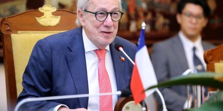 Chile responde a Saaba por la queja de Ronald Objedia: "Sin autoridad"