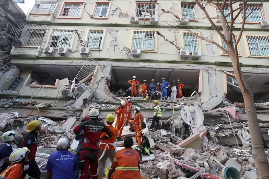 El comité militar de Birmania rechaza la tregua ofrecida por las guerrillas después del terremoto