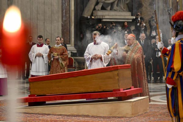 Este viernes 25 de abril cerrará el ataúd del Papa Francisco