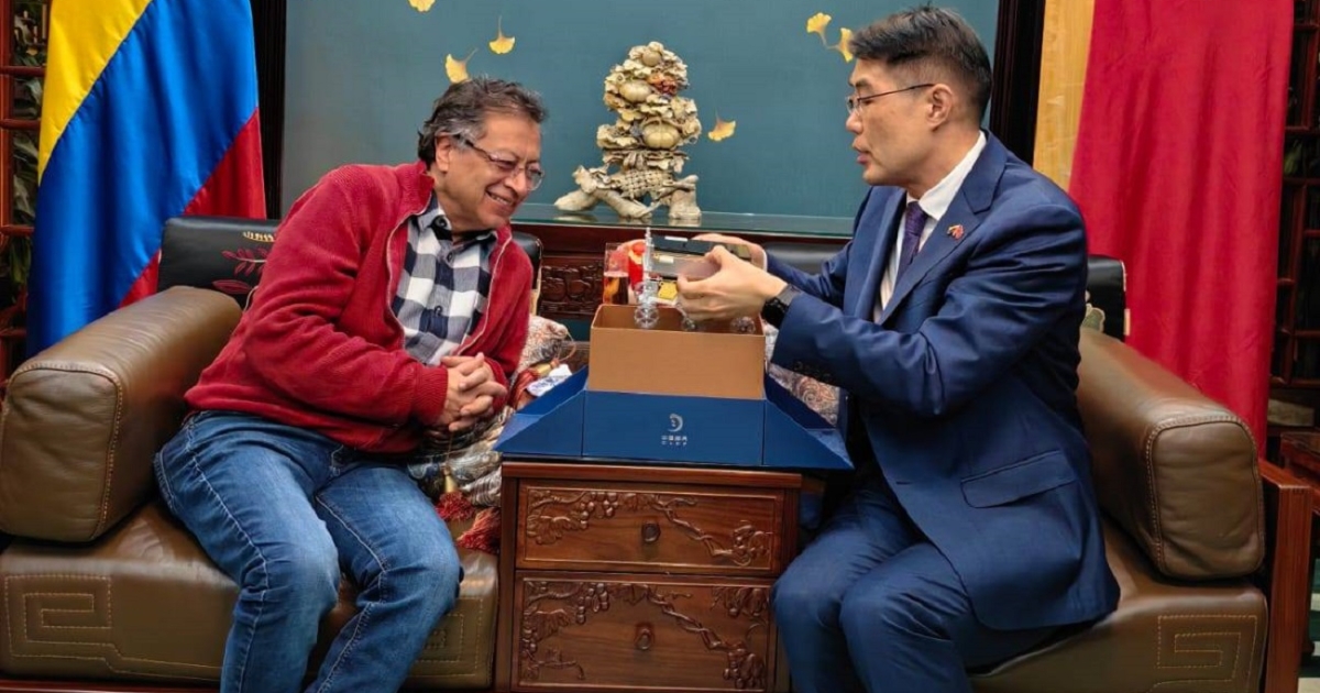Petro se reunió con un embajador chino en Colombia