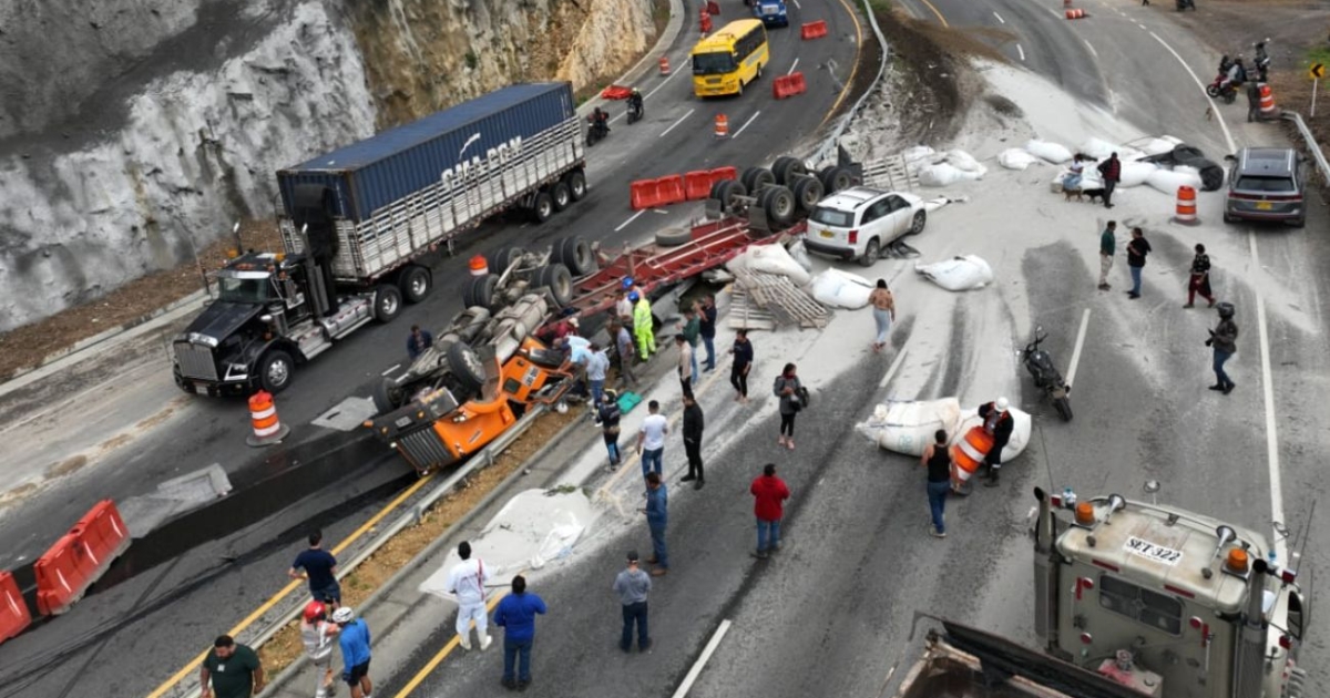 Via Bogotá - Girardot: movilidad compleja después del accidente