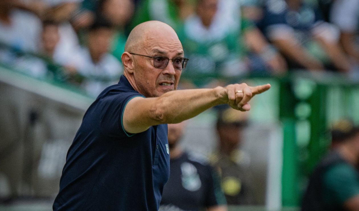 Alfredo Arias dejó de ser el entrenador Deportivo Cali