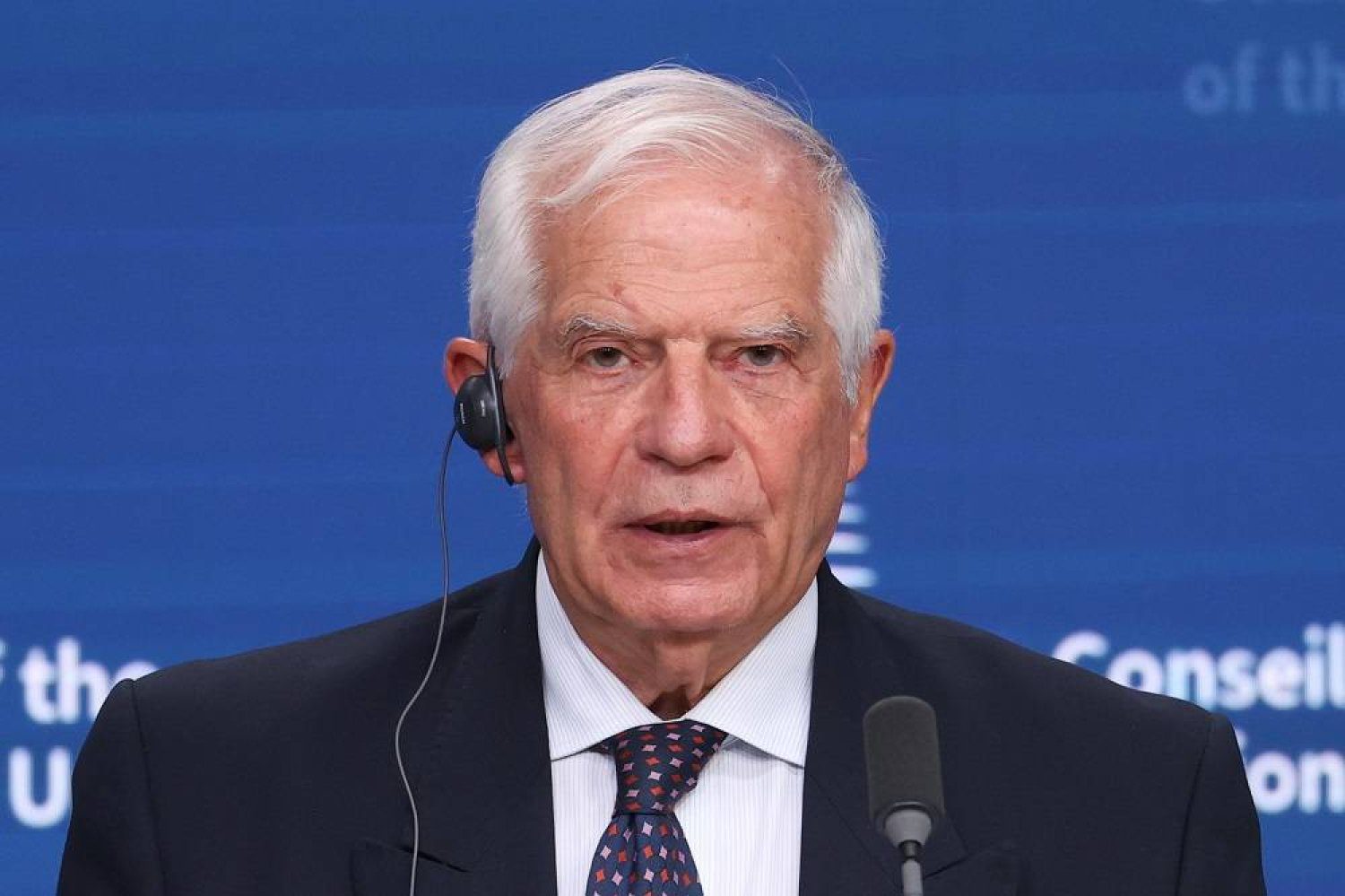 Borrell rompió el piano durante su visita a Bolivia