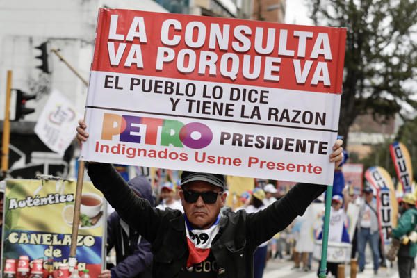 El "desempleo nacional" comienza el bloqueo de transporte en Bogotá y un pequeño apoyo a los ciudadanos