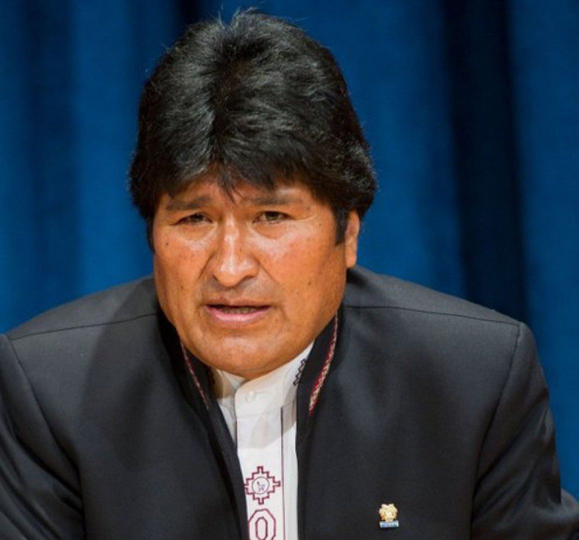 El ministro boliviano dice que hará una orden de arresto contra aquí Morales si llega a La Paz