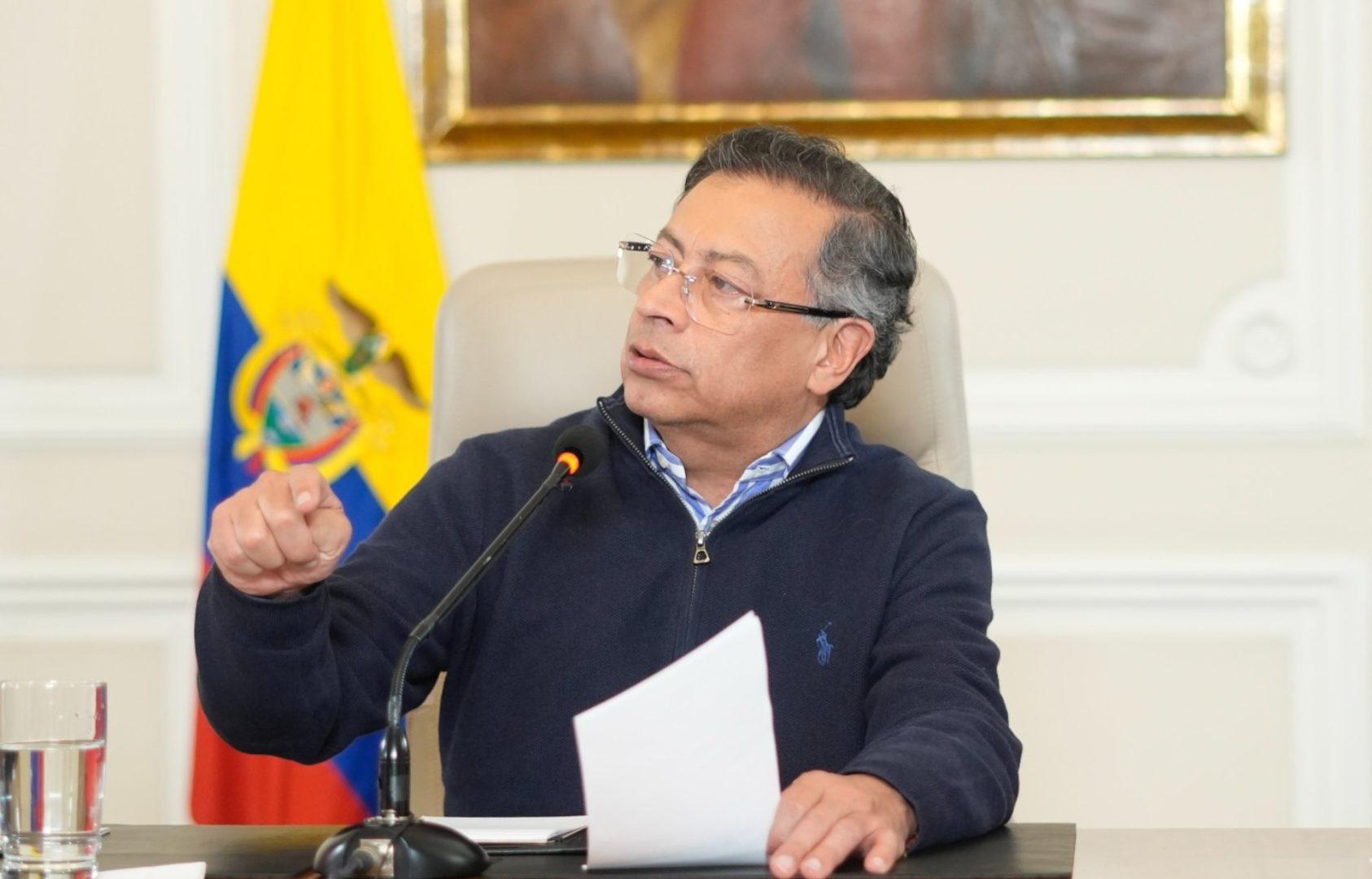 La popular tumba de asesoramiento de Petro y él niega el fraude y pide una reacción