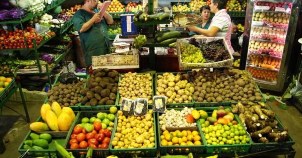 Las ventas en las tiendas vecinas cayeron en el movimiento del año