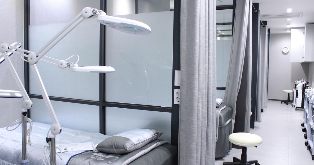 Los hospitales y las clínicas buscan ayuda para continuar trabajando