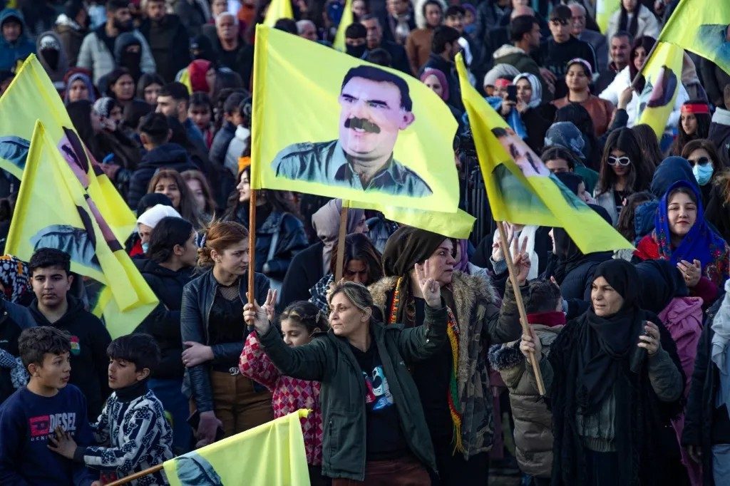 PKK termina 40 años de lucha en un conflicto que permaneció 45,000 muertos