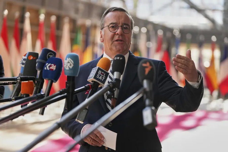 Un servicio militar podría ser obligatorio en Alemania si no hay voluntario, dice el ministro.