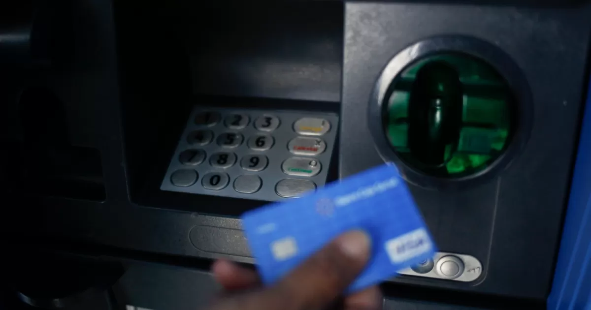 Cantidad máxima de jubilación sin una tarjeta en el oficial de cajeros automáticos