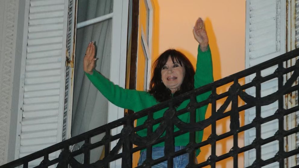 Cristina Fernández presentó una lista de personas que pueden visitarlo, pero "sin restricción"