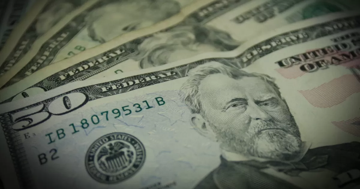 Dollar barato: la moneda tocó un pesos de 4000 dólares
