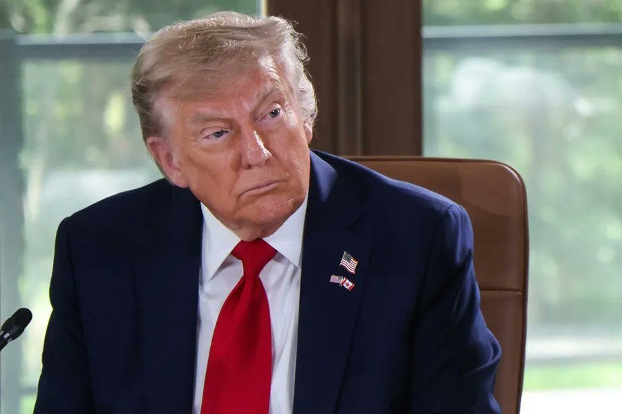 Donald Trump califica las exenciones de impuestos verdes como "fraude" y pide completarlas