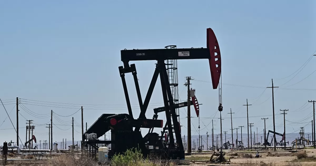 El petróleo cae a un precio antes de Israel-Irán