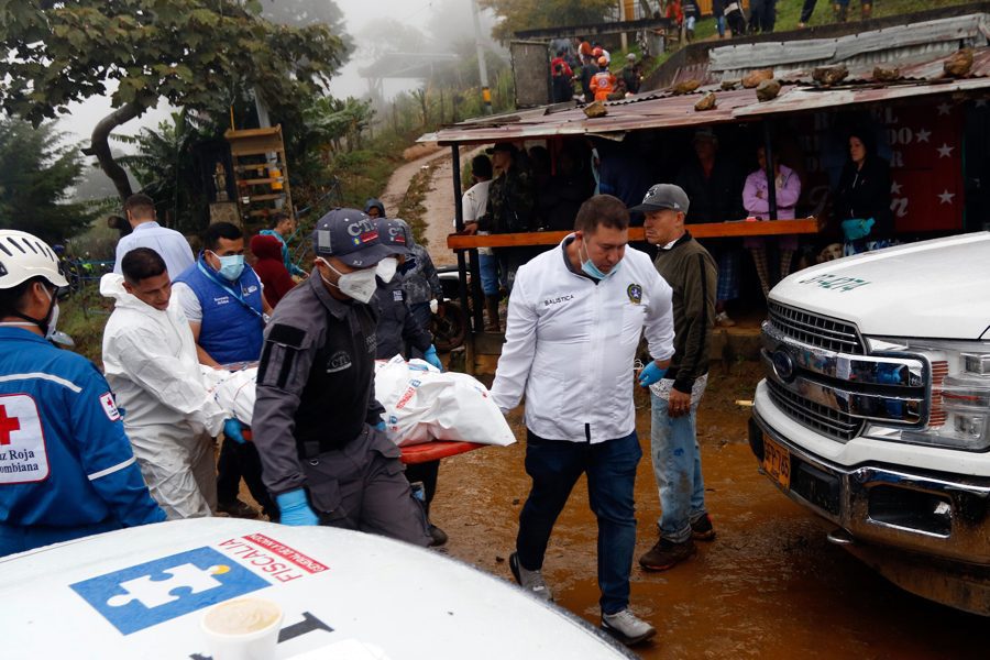 Esas inundaciones muertas en la ciudad colombiana de Bello ascendiendo a diez