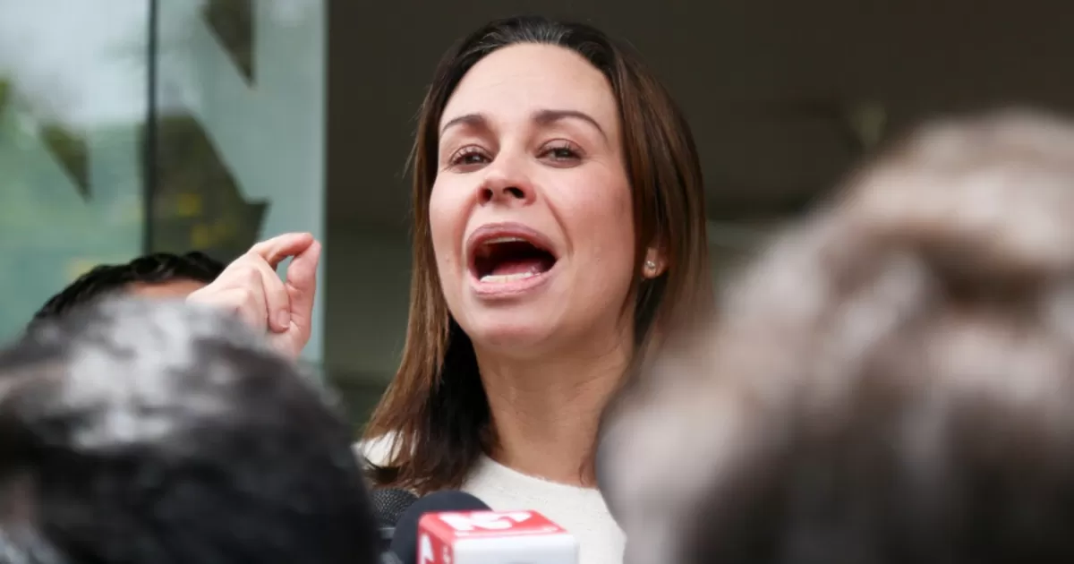 Esposa de Miguel Uribe, optimista para la cirugía en este momento