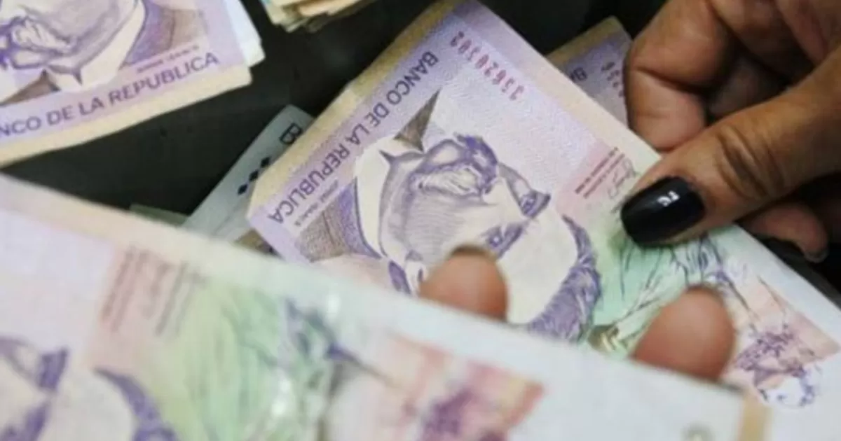 La economía ha crecido en abril, pero los sectores clave aún son débiles