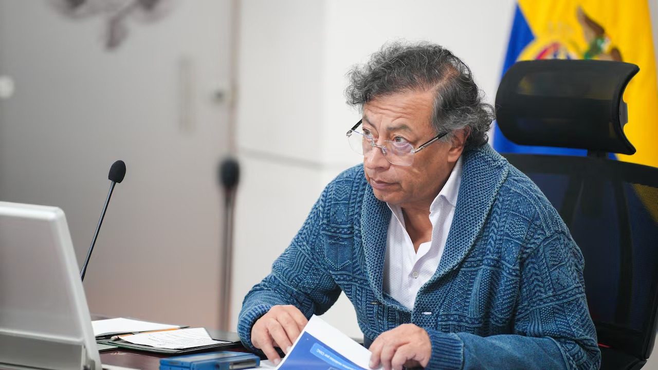 Petro insistió en que "correcto" con la ayuda de "nazis" lo quiere muerto