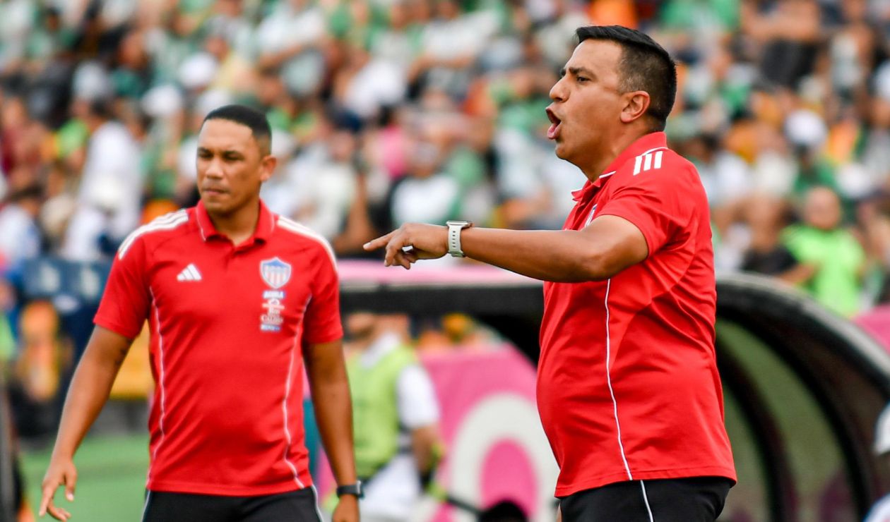 Tres equipos quieren a César Farías: su partida de Juniors está firmada