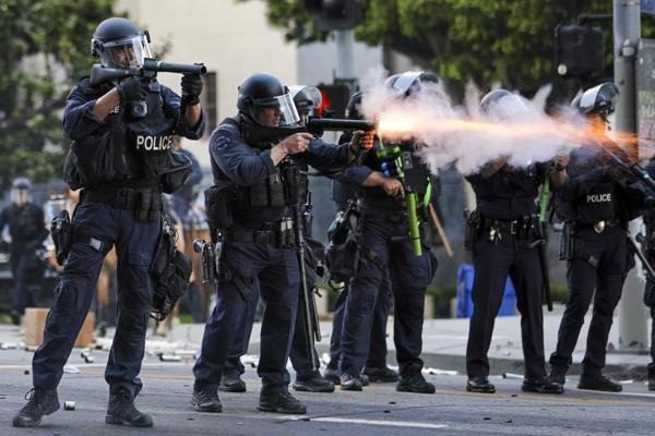 Trump dice que las protestas en Los Ángeles "fortalecen" su determinación de deportar