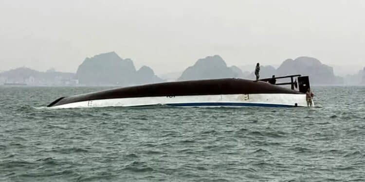 34 personas mueren cuando un bote turístico arroja a Vietnam