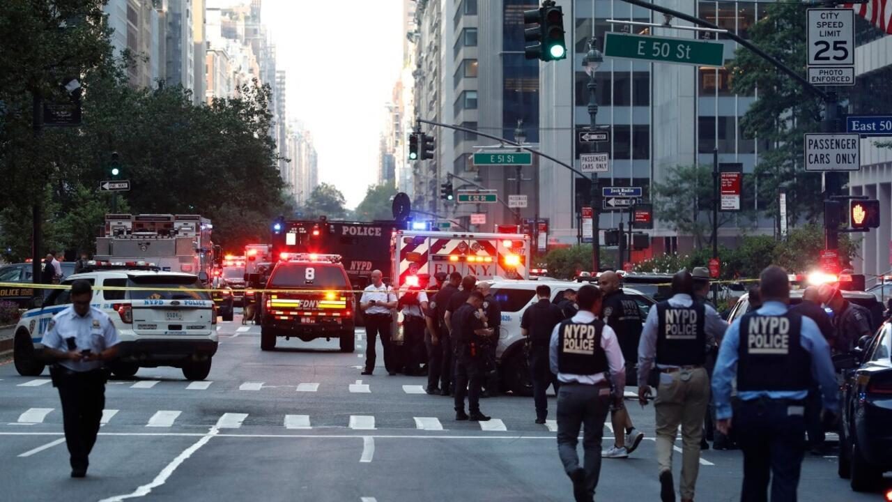 Al menos cuatro muertos, incluido un oficial de policía, en un tiroteo en Nueva York, confirma al alcalde