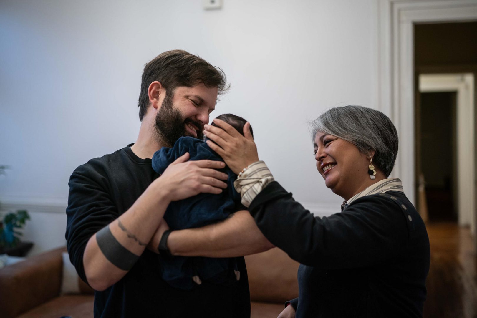 Bórico se hace cargo de sus funciones en moneda después de un permiso postnatal inédito
