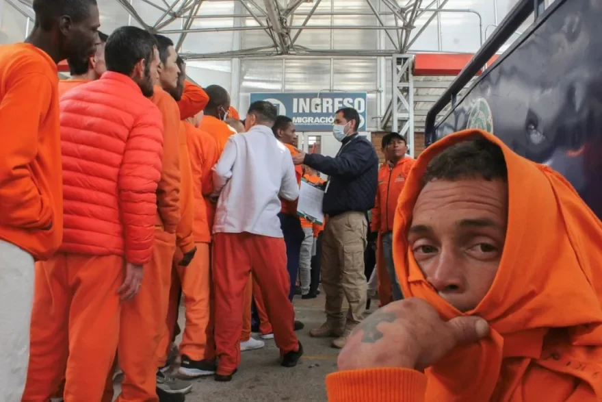 Colombia recibe 600 naciones con deportado que se cerraron en Ecuador