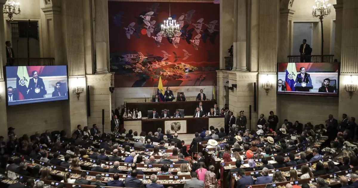 Críticas al gobierno con un déficit