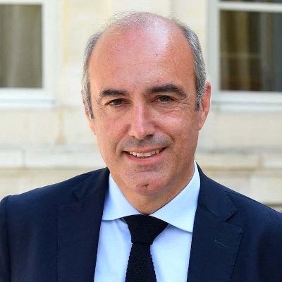 Encontró un diputado conservador francés de buena reputación muerta, obviamente por suicidio