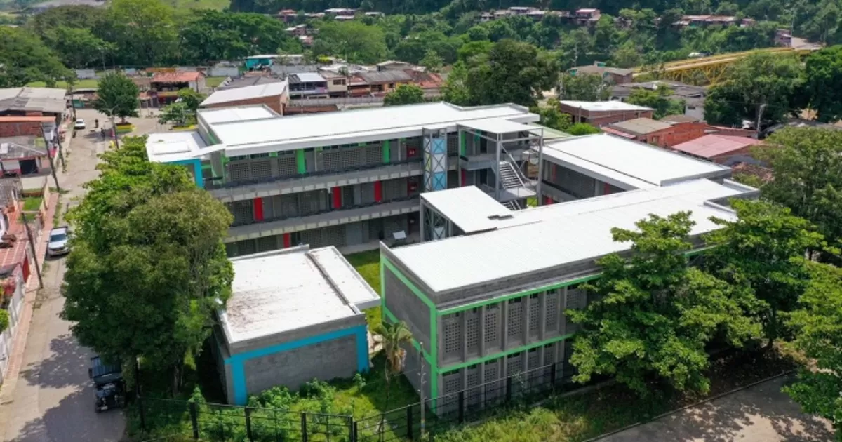 Entregan 1.200 trabajos educativos en Colombia durante 3 años