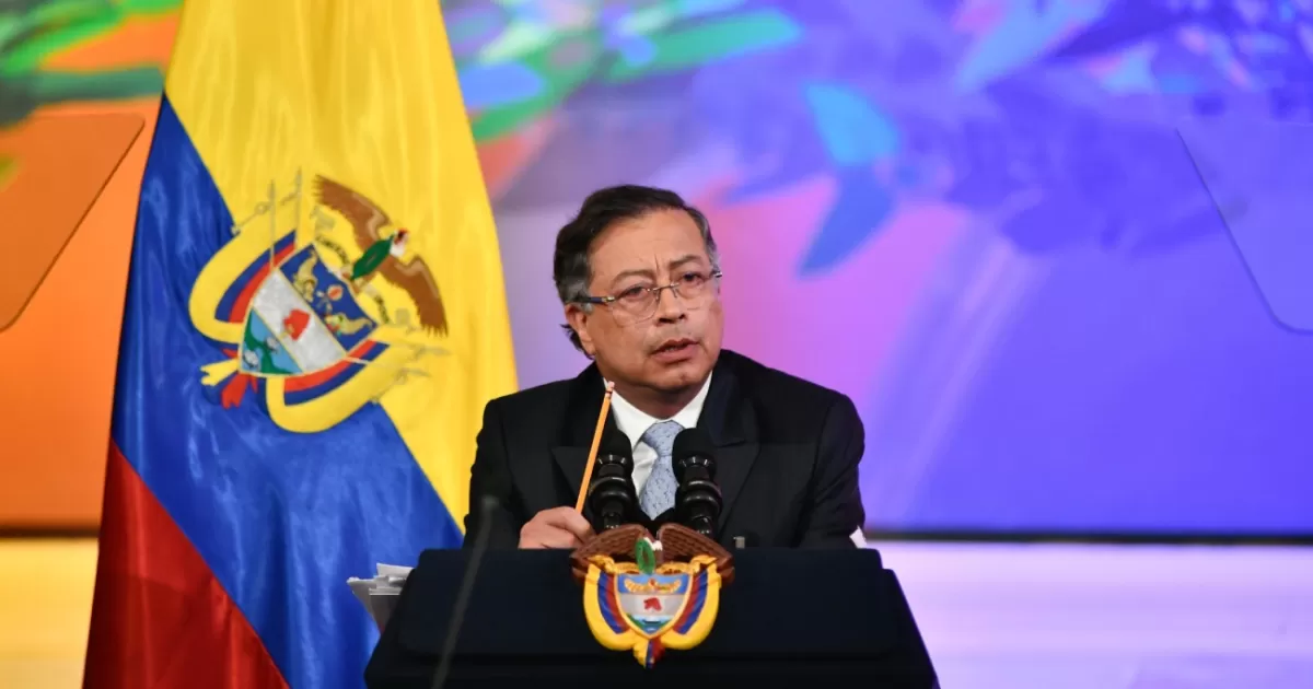 Esto sería un salario mínimo en 2026, según Petro